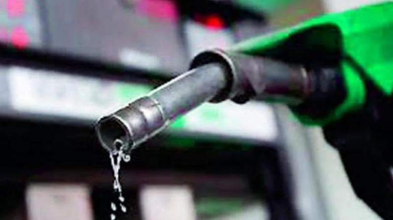 भारतमा १२ दिनमा १० पटक पेट्रोलियम पदार्थको मूल्य वृद्धि