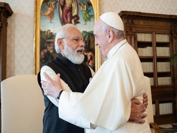 क्रिश्चियन धर्मगुरु पोपलाई भारत भ्रमणका लागि प्रधानमन्त्री मोदीको  निमन्त्रणा