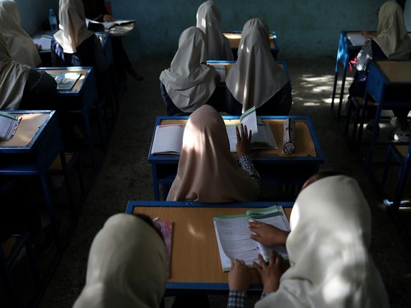 अफगान छात्राहरूका लागि विद्यालय बन्द रहेमा राष्ट्रव्यापी विरोध गर्ने अधिकारकर्मीको भनाइ