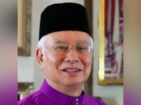 भ्रष्टाचार मुद्दामा मलेशियाका पूर्वप्रधानमन्त्री नजिबलाई १२ वर्षको जेल सजाय