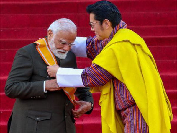 भारतीय प्रधानमन्त्री मोदी भूटानी सर्वोच्च नागरिक सम्मान ‘अर्डर अफ द ड्रुक ग्याल्पो’ बाट सम्मान