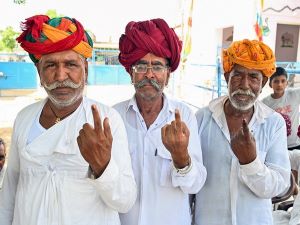 प्रचण्ड गर्मीका बीच भारतमा दोस्रो चरणको मतदान सुरु